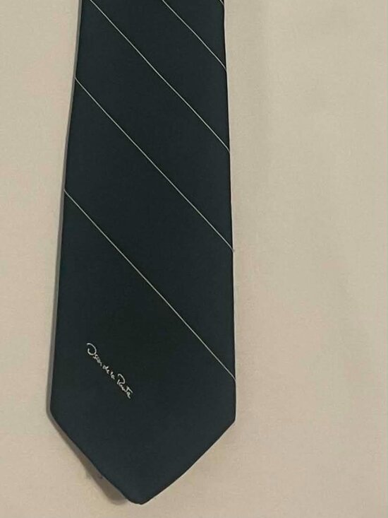 Oscar de la Renta Other - OSCAR DE LA RENTA Men’s Striped Tie